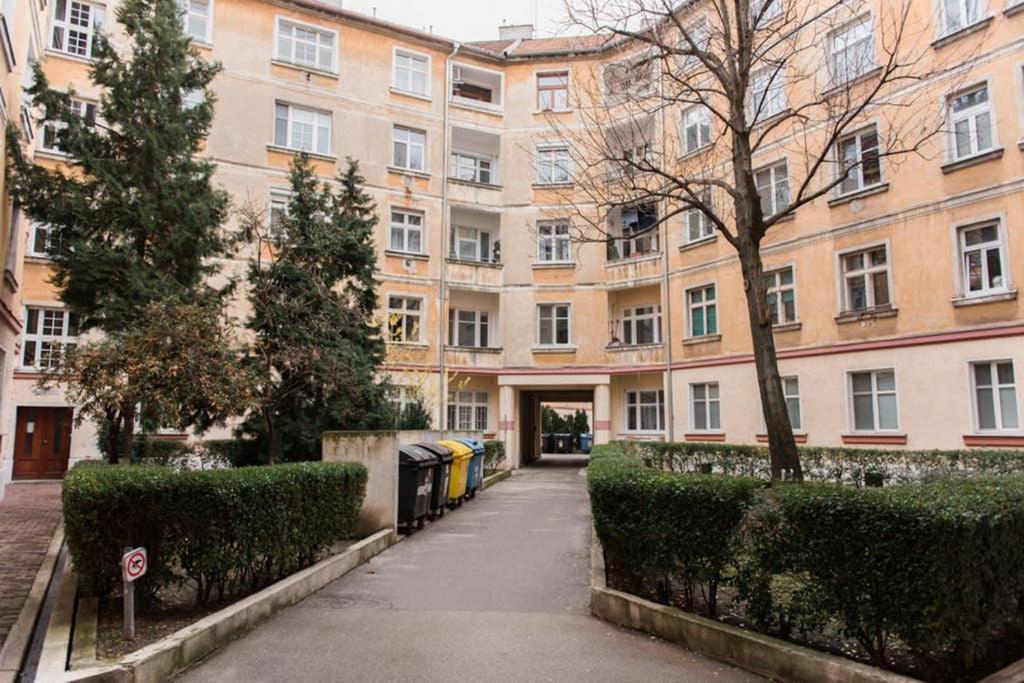 Lion Apartments In Historical Center, Bratislava Old Town Ngoại thất bức ảnh